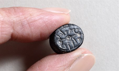 Rare First Temple-era seal found in City of David