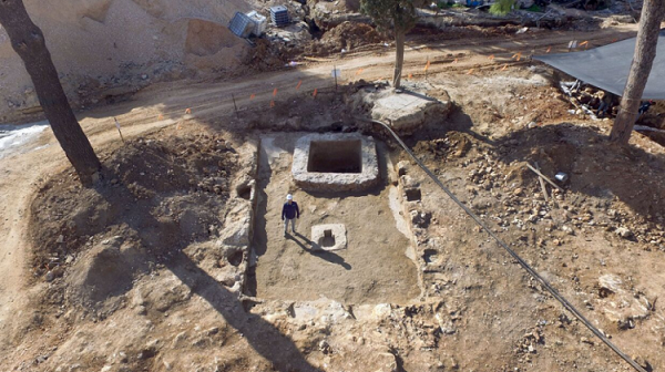 Ancient bathhouse and winery discovered in Jerusalem